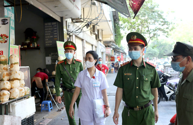 Trước tình hình dịch Covid-19 đang diễn biến hết sức phức tạp và khó lường, ngày 5-5, Chủ tịch UBND TP Hà Nội ban hành Chỉ thị số 11/CT-UBND, yêu cầu tăng cường thực hiện quyết liệt các biện pháp phòng, chống dịch Covid-19 trong tình hình mới.