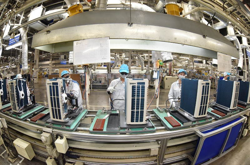 Hoạt động sản xuất tại nhà máy sản xuất lắp ráp điều hòa của CTCP Daikin Việt Nam, KCN Thăng Long II, tỉnh Hưng Yên. 