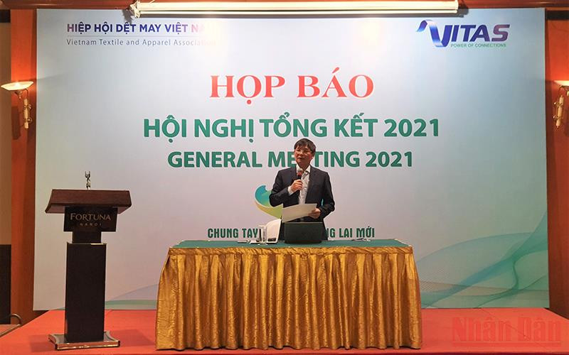 Phó Chủ tịch Vitas Trương Văn Cẩm phát biểu tại buổi họp báo.