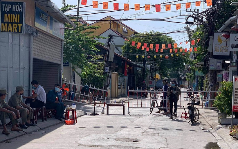 Lực lượng chức năng ở Hội An tăng cường kiểm soát dịch bệnh.