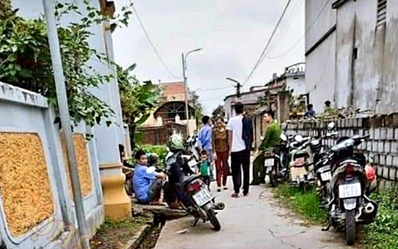 Kẻ thủ ác sau khi gây án đã quay lại nhà nạn nhân với tư cách hàng xóm đến thăm hỏi, chia buồn.