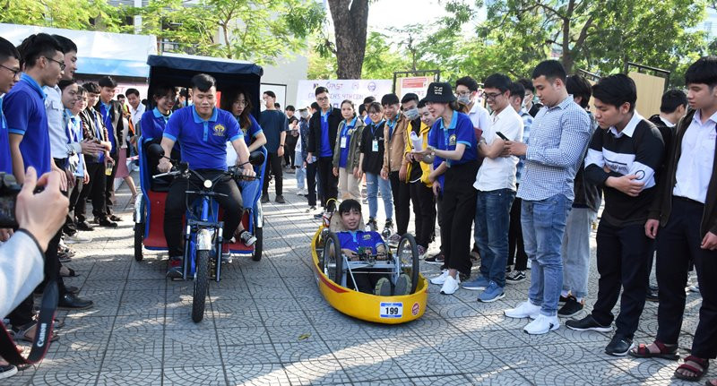 Các sản phẩm nghiên cứu khoa học của sinh viên Đại học Bách Khoa Đà Nẵng tại Hội nghị Nghiên cứu khoa học và Triển lãm, trình diễn các sản phẩm công nghệ năm 2021, tổ chức tháng 1/2021.