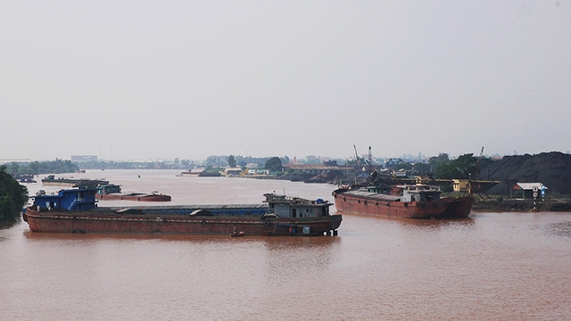 Sản lượng vận tải hàng hóa đường thủy trong năm 2017 đạt 249,6 triệu tấn.