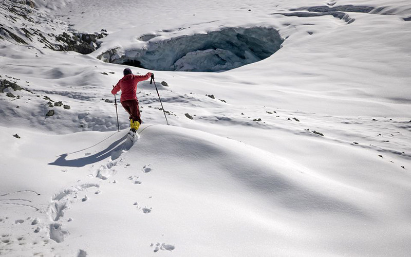 Hang động mới xuất hiện ở những vùng lạnh nhất do Trái đất ấm lên. Ảnh REUTERS