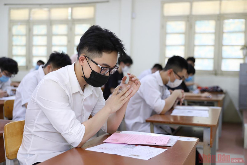 Sáng nay, thí sinh cả nước chính thức bước vào ngày thi đầu tiên