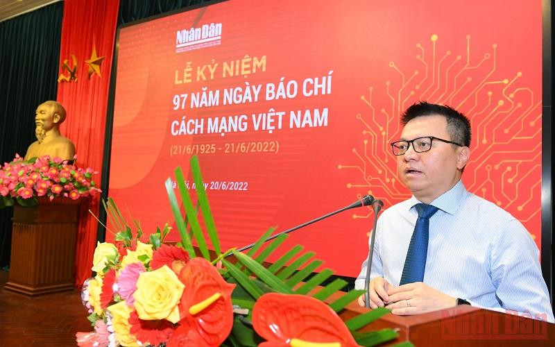 Tổng Biên tập Báo Nhân Dân Lê Quốc Minh phát biểu tại Lễ mít-tinh.