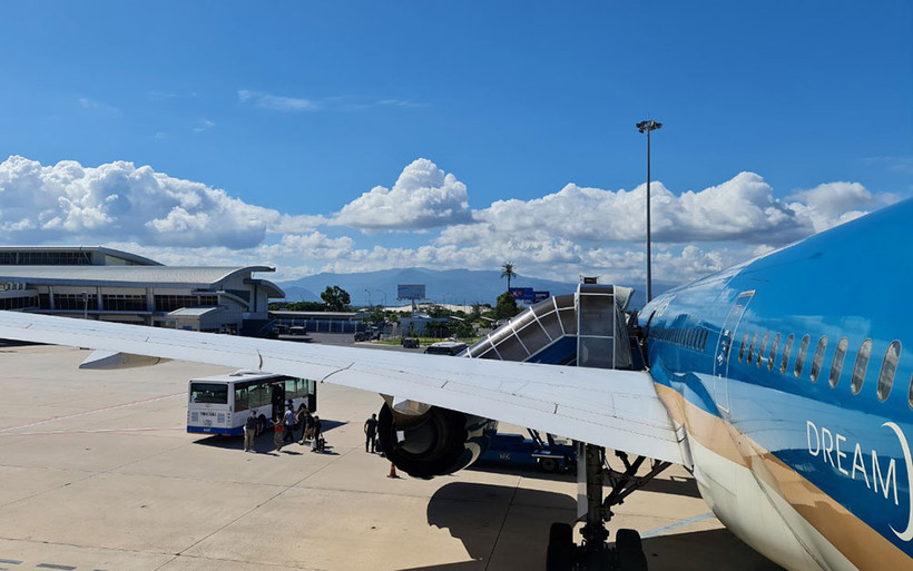 Nghệ An tìm hành khách đi chung chuyến bay với hai ca nhiễm Covid-19 ở Hà Tĩnh