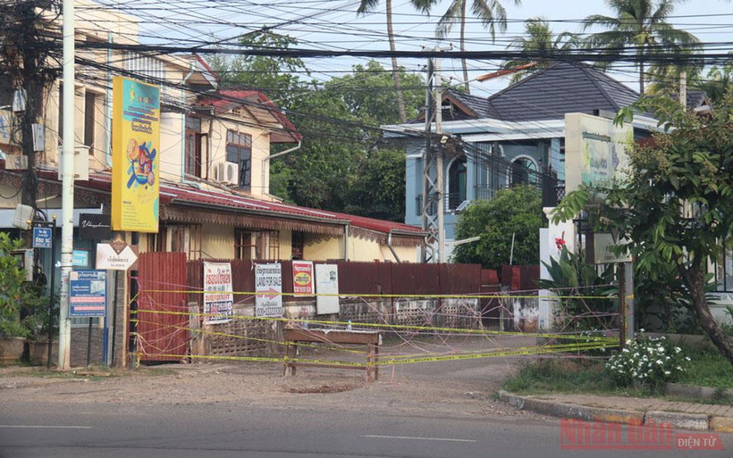 Một khu vực bị phong tỏa tại Lào do phát hiện lây nhiễm cộng đồng.