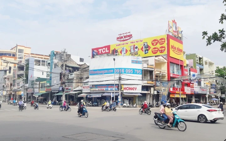Từ ngày 24-8, Quảng Ngãi cho phép dịch vụ ăn, uống, cà phê, vui chơi, giải trí trở lại hoạt đông bình thường. 