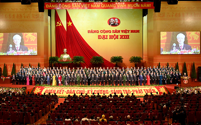 Ban Chấp hành Trung ương khóa XIII ra mắt Đại hội. Ảnh: TUẤN LINH