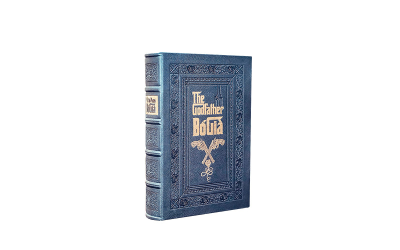 Cuốn S100 "Bố già" mới đây gây xôn xao khi được đấu giá thành công ở mức 85 triệu đồng.