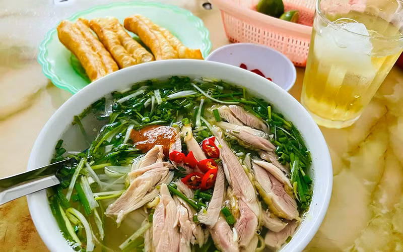 Món phở Việt Nam. 