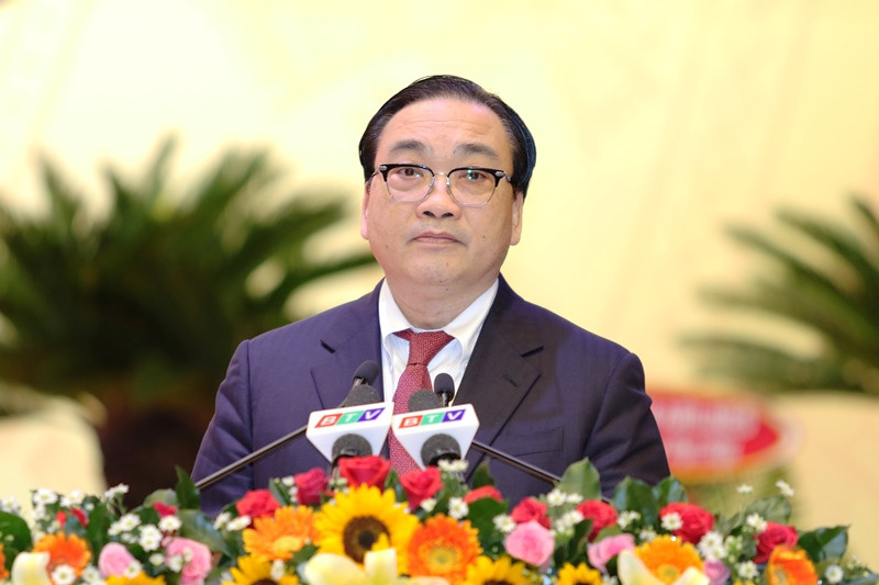 Đồng chí Hoàng Trung Hải, Ủy viên Bộ Chính trị, Phó Trưởng Bộ phận Thường trực chuyên trách Tiểu ban Văn kiện Đại hội XIII của Đảng phát biểu ý kiến chỉ đạo đại hội.