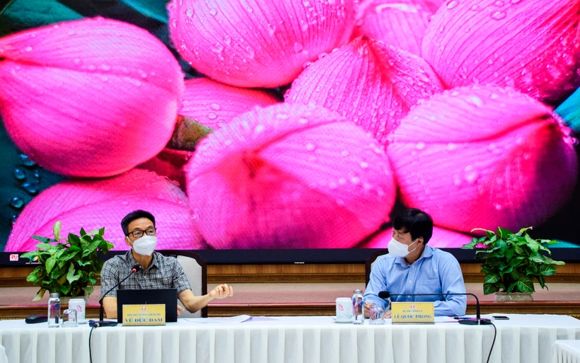 Phó Thủ tướng Vũ Đức Đam phát biểu tại buổi làm việc. (Ảnh: HỮU NGHĨA)