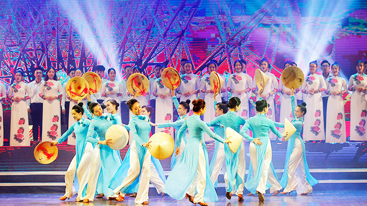 Chiến lược văn hóa trong thời kỳ mới đòi hỏi cả hệ thống chính trị và nhân dân vào cuộc, tạo ra sức mạnh nội sinh của văn hóa. Ảnh: LÊ MINH