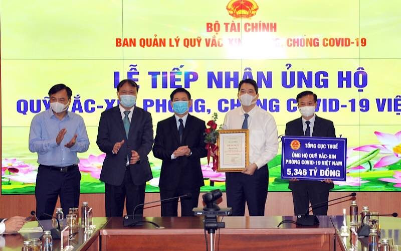 Ngành Thuế ủng hộ hơn 5,3 tỷ đồng vào Quỹ vaccine