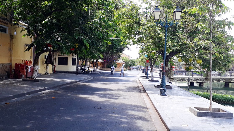 Phố phường Hội An vắng vẻ, yên ắng trong lần giãn cách thứ 2.