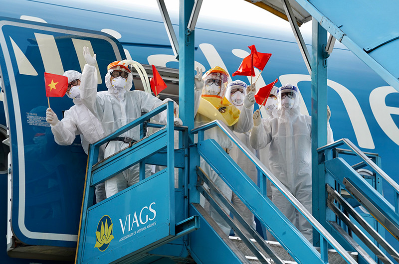 VNA vận chuyển miễn phí bác sĩ chống dịch cho Bắc Ninh, Bắc Giang