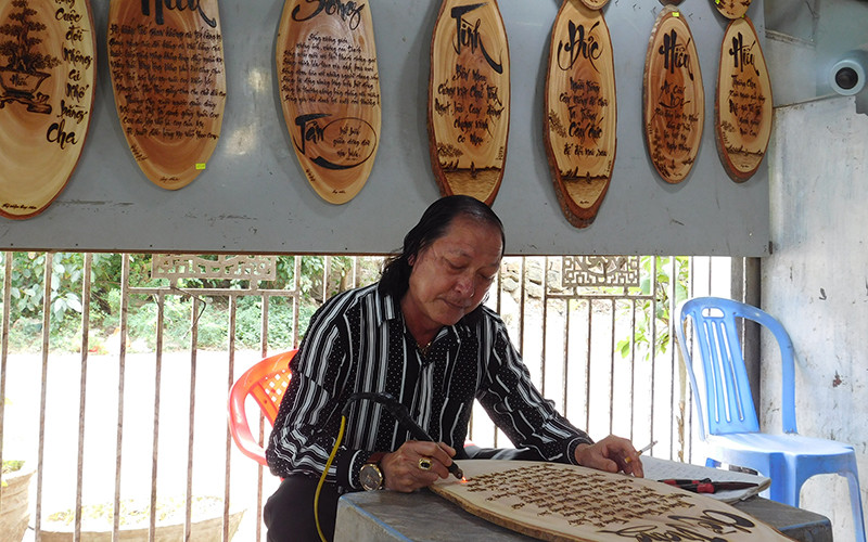 Dzũ Kha, người giữ lửa thơ Hàn.
