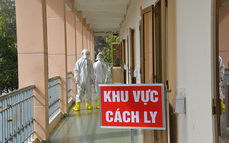 Xác định bốn trường hợp nghi nhiễm mới tại sân bay Tân Sơn Nhất