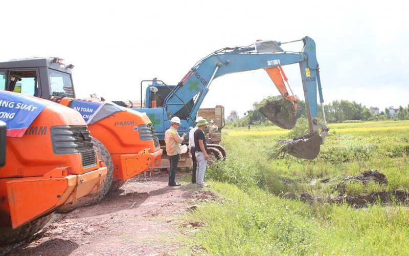 Triển khai thi công cầu Đồng Việt.