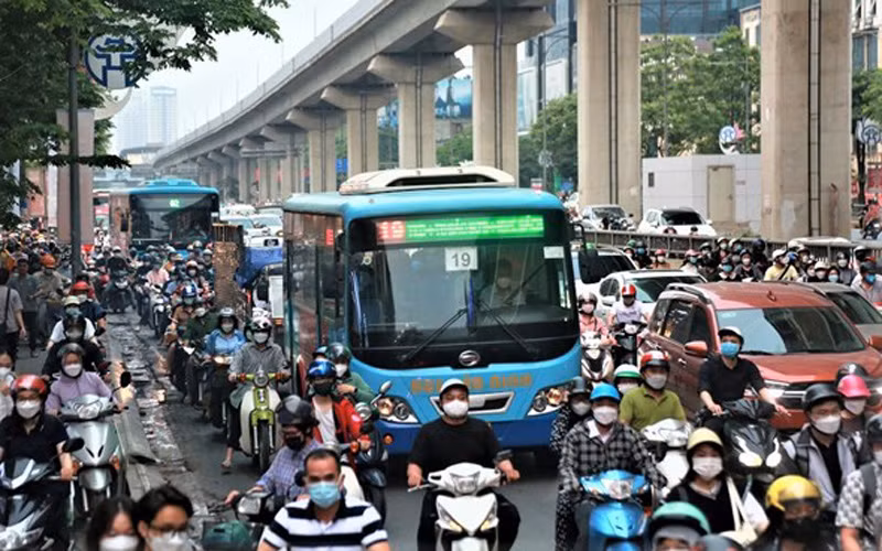 Đường Nguyễn Trãi hiện giao thông khá lộn xộn và thường xuyên ùn tắc.