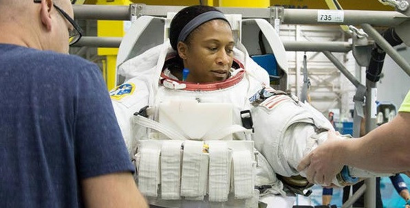 Nữ phi hành gia Jeanette Epps sẽ tham gia sứ mệnh Boeing Starliner-1 của NASA vào năm 2021. Ảnh: NASA.
