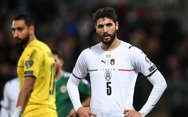 Italia sẽ phải đá play-off để tranh suất dự World Cup 2022. (Ảnh: Getty Images)