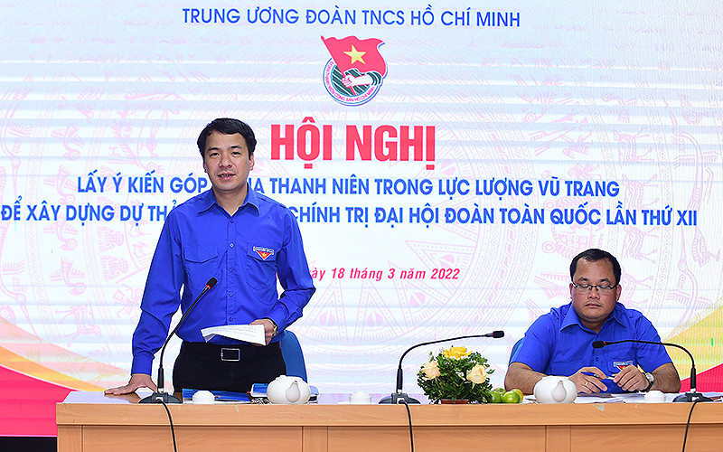 Đồng chí Ngô Văn Cương, Bí thư Trung ương Đoàn phát biểu ý kiến tại Hội nghị.