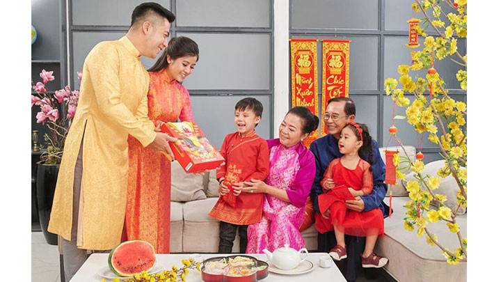 Lễ Tết nhà bố mẹ vợ