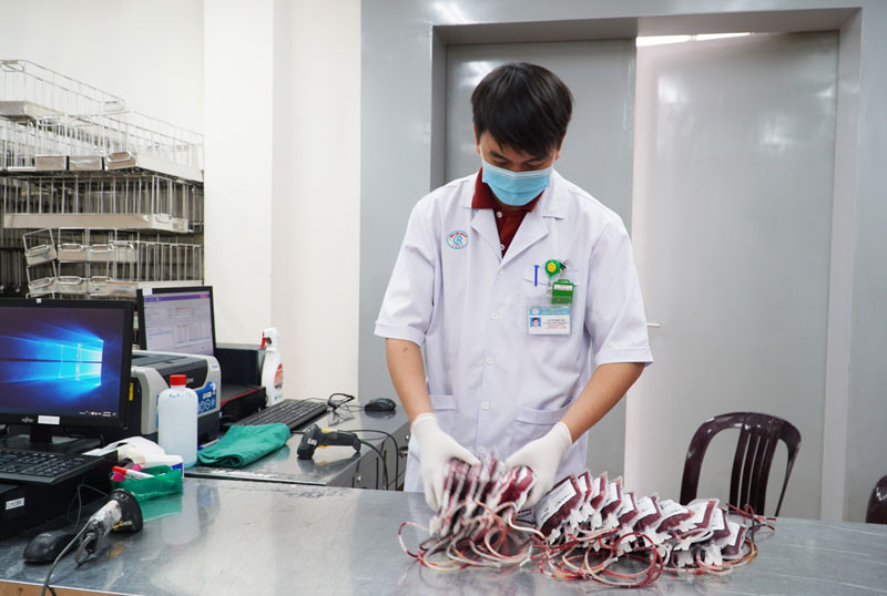 Lượng máu dự trữ tại Bệnh viện Chợ Rẫy đang dần cạn kiệt.