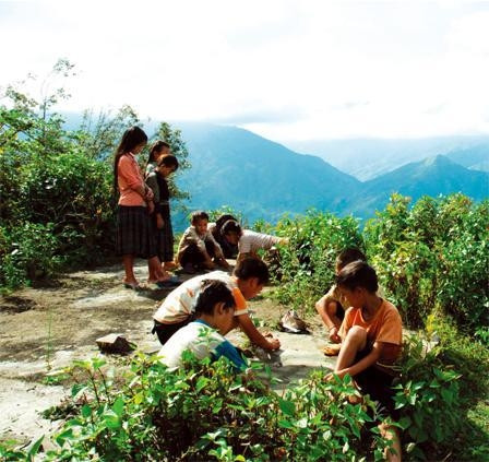 Những đứa trẻ sống trong mây