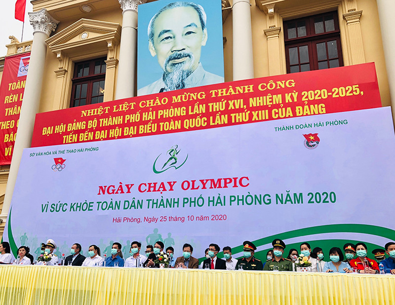 Gần hai nghìn người tham gia Ngày chạy Olympic vì sức khỏe toàn dân