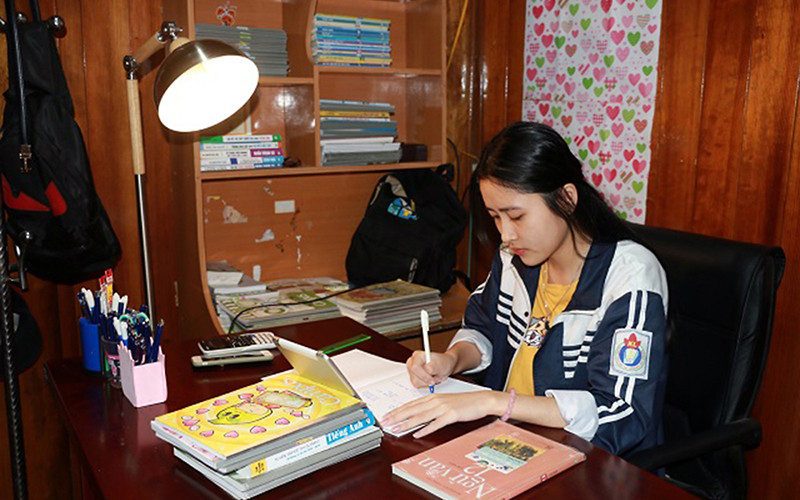 Học sinh ôn thi trong chặng "nước rút". (Ảnh minh họa: NGUYỄN TÀI)