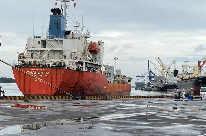 PVFCCo nhập nguyên liệu acid để sản xuất NPK Phú Mỹ.