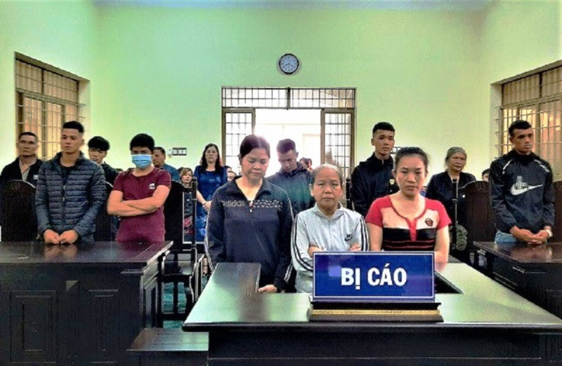 Các bị cáo tại phiên tòa.