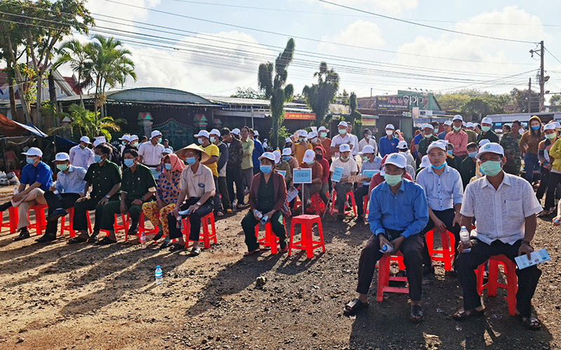 Đông đảo người dân trên địa bàn huyện Bù Gia Mập tham gia lễ phát động loại trừ và ngăn ngừa sốt rét quay trở lại.