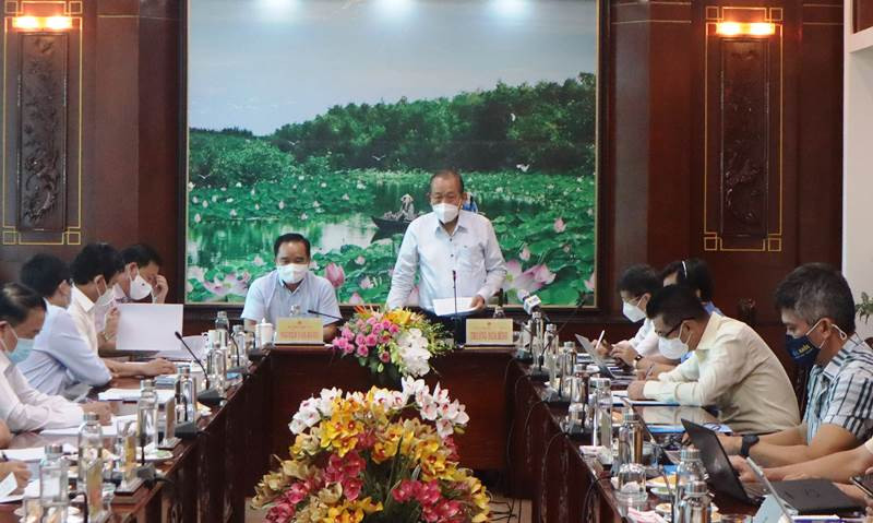 Phó Thủ tướng Thường trực Chính phủ Trương Hòa Bình làm việc tại Long An. 