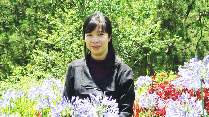 Dịch giả Lam Anh.