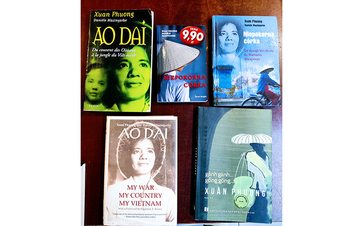 Trước khi được chỉnh sửa và tái bản, Gánh gánh.. gồng gồng… có tên là Áo dài, và đã được dịch ra nhiều thứ tiếng.
