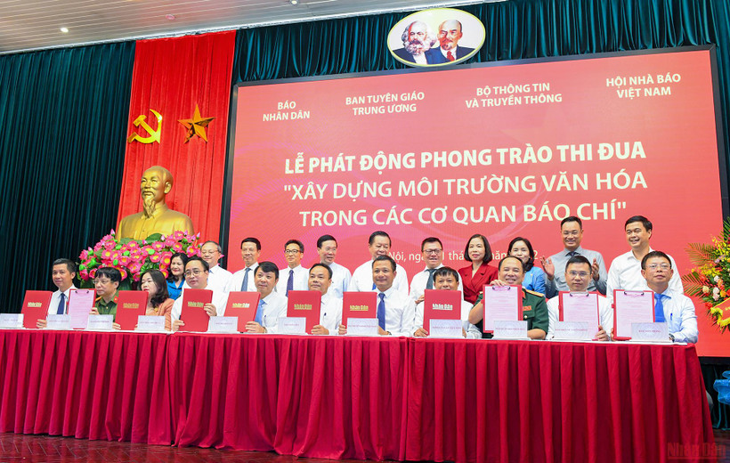 Hình ảnh Lễ phát động phong trào thi đua “Xây dựng môi trường văn hóa trong các cơ quan báo chí”
