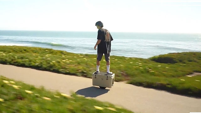 Tủ mát kiêm ván trượt