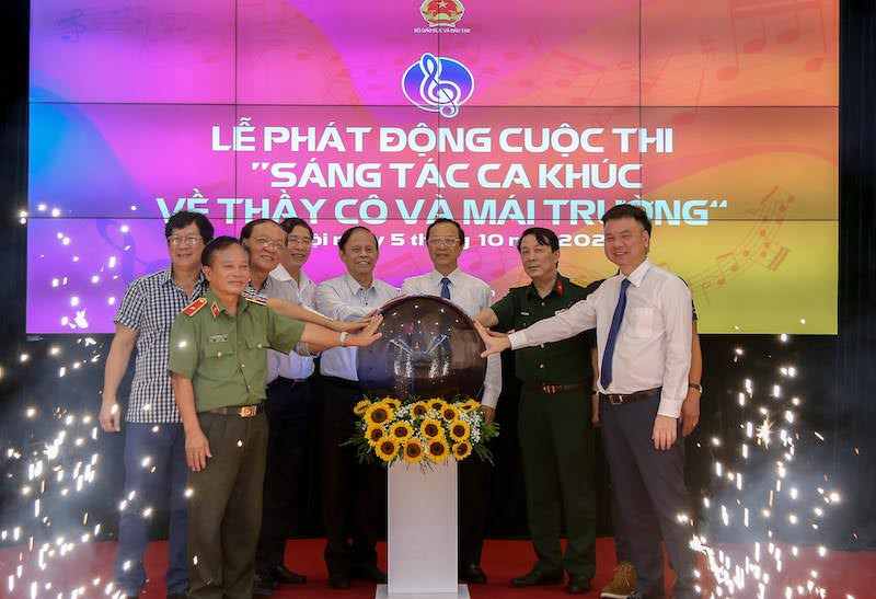 Lễ phát động Cuộc thi sáng tác ca khúc về thầy cô và mái trường, sáng 5-10