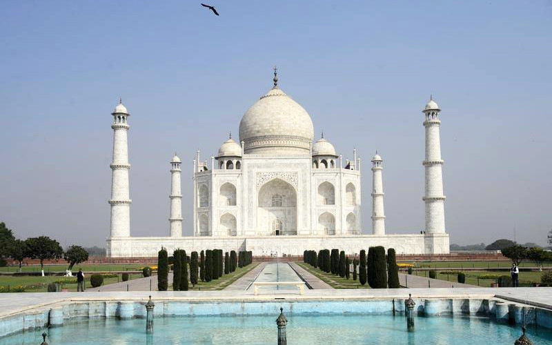 Chỉ 5.000 du khách sẽ được phép tới thăm quan Taj Mahal mỗi ngày. (Ảnh: REUTERS)