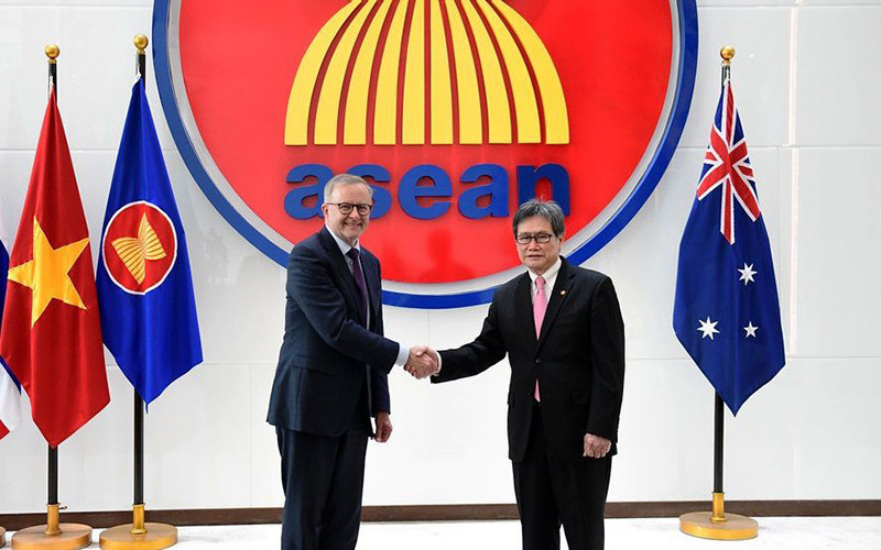 Thủ tướng Australia (người bên trái) gặp Tổng Thư ký ASEAN. (Ảnh ASEAN.org)