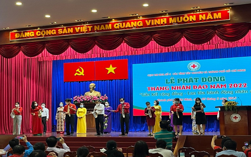 Phát động Tháng Nhân đạo 2022.