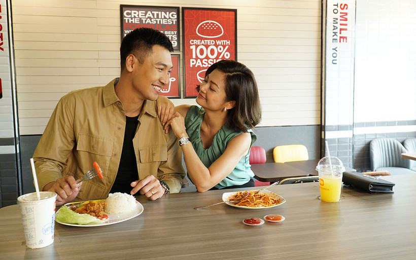 Mạnh Trường và Kiều Anh trong phim.