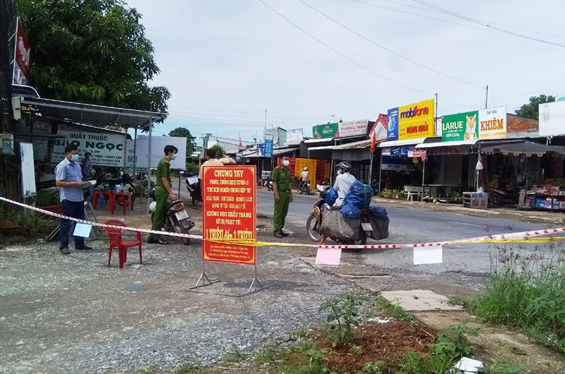 Trước đó, tỉnh đã thiết lập ba vùng cách ly y tế tại xã Long Phú, thị xã Long Mỹ.