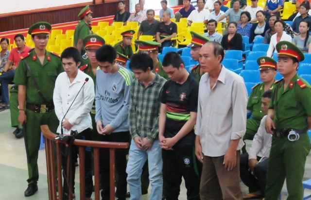 Các bị cáo tại tòa.