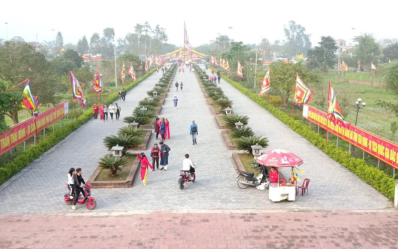 Khu di tích quốc gia đặc biệt Đền Trần và lăng mộ các vị vua Trần, xã Tiến Đức, huyện Hưng Hà, tỉnh Thái Bình.